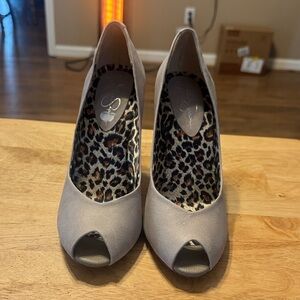 Jessica Simpson Gray Peep-Toe Heels